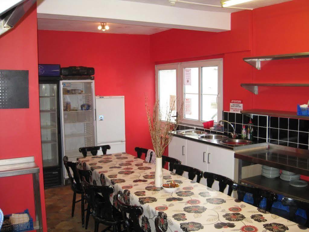 Ocean Backpackers Self-Catering Hostel Ilfracombe Exterior foto